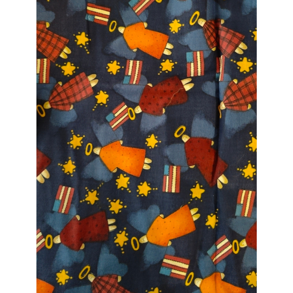 4.5 yards of 90's Crafting Fabric 2 Patterns
